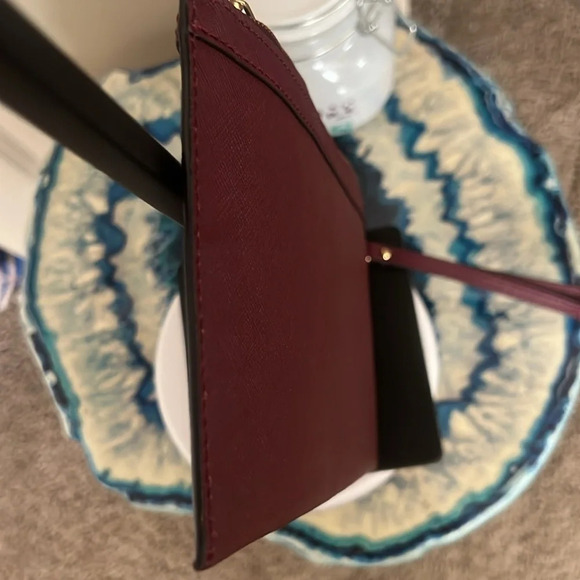 Michael Kors NWOT Burgundy and Gold Diamond Large Wristlet No Callouts - Picture 6 of 7